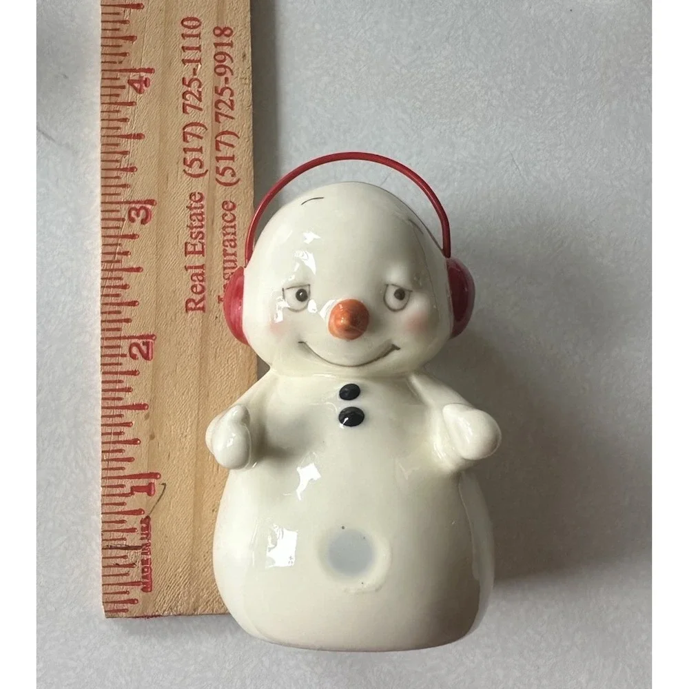 Dept56 Magnetic Christmas Tree with Red Bird and Snowman Salt and Pepper Shakers